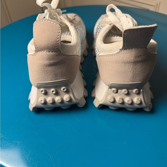 Yoki White Sparkling Sneakers with Textured Design - Picture 6 of 11